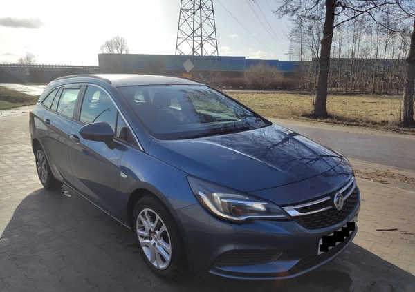 Opel Astra cena 12850 przebieg: 140000, rok produkcji 2017 z Halinów małe 79